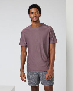 Vuori Men's Strato Tech Tee ELDERBERRYHTR